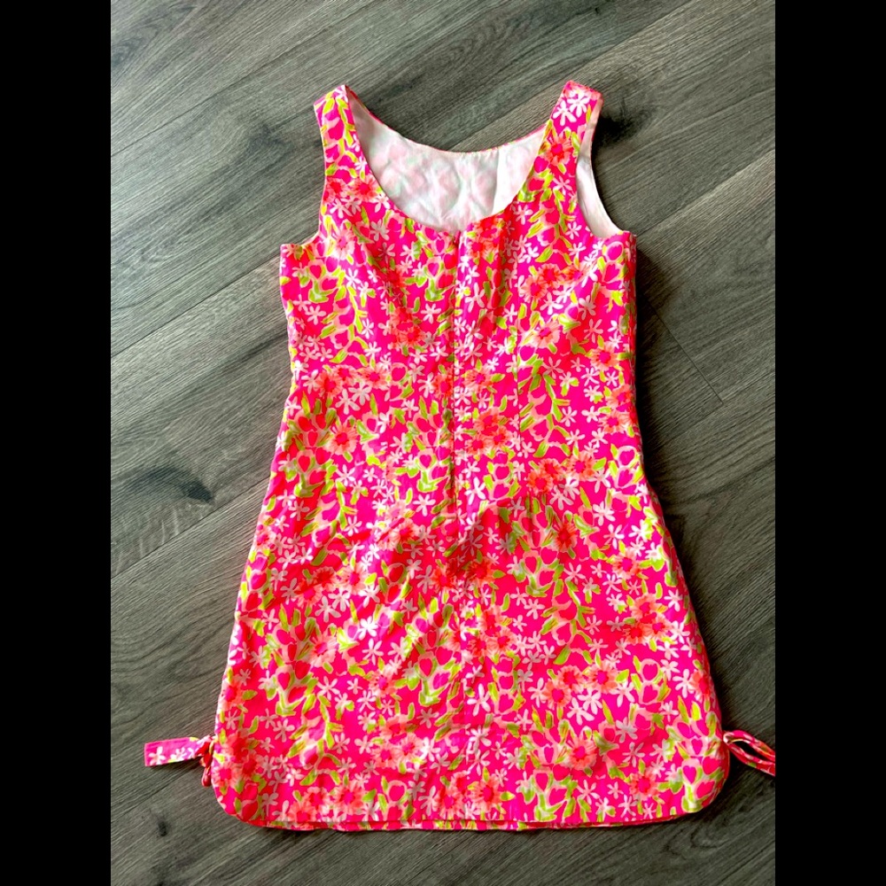 Lilly’s classic shift dress for girls. Size 14